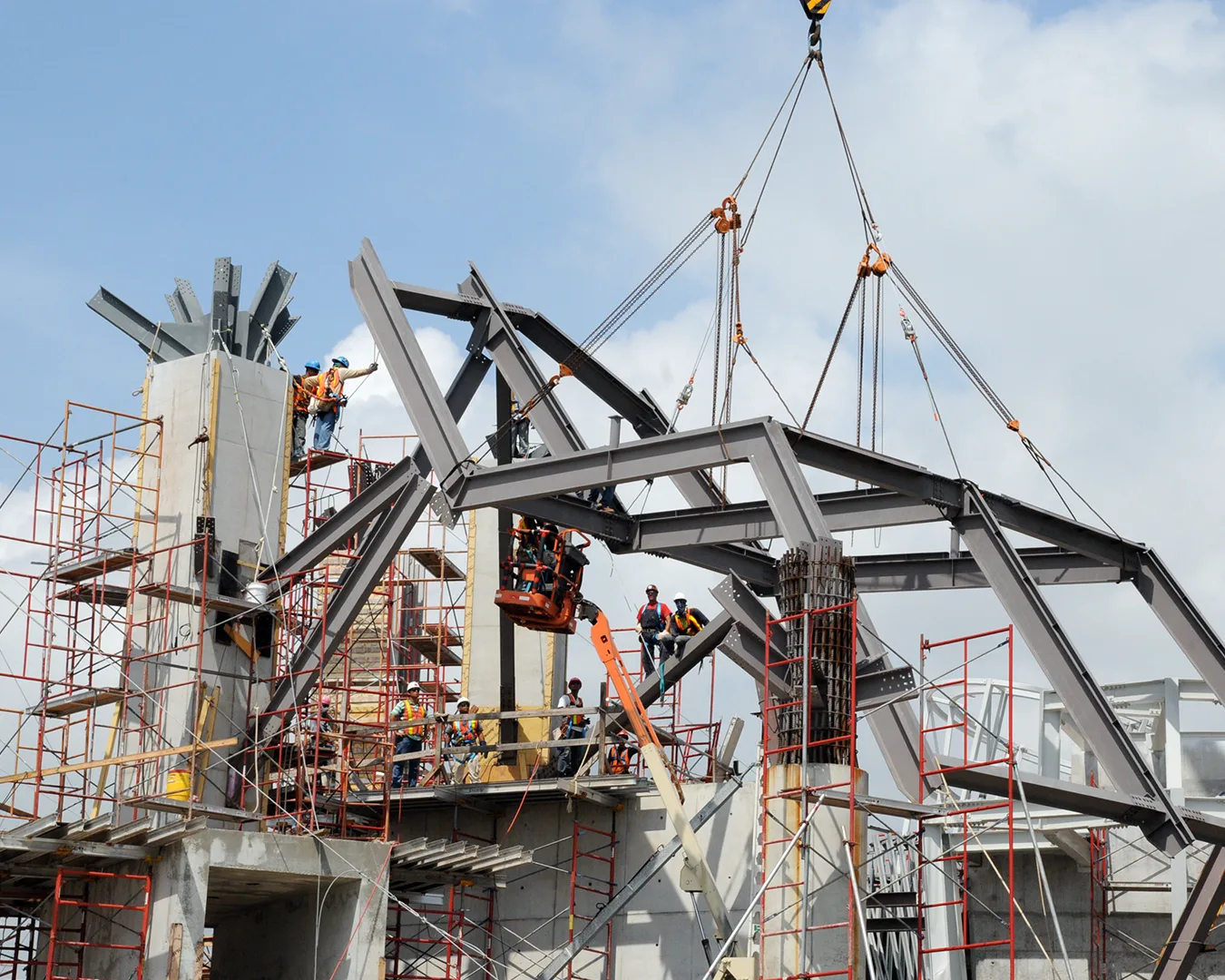 Installation services of steel structures